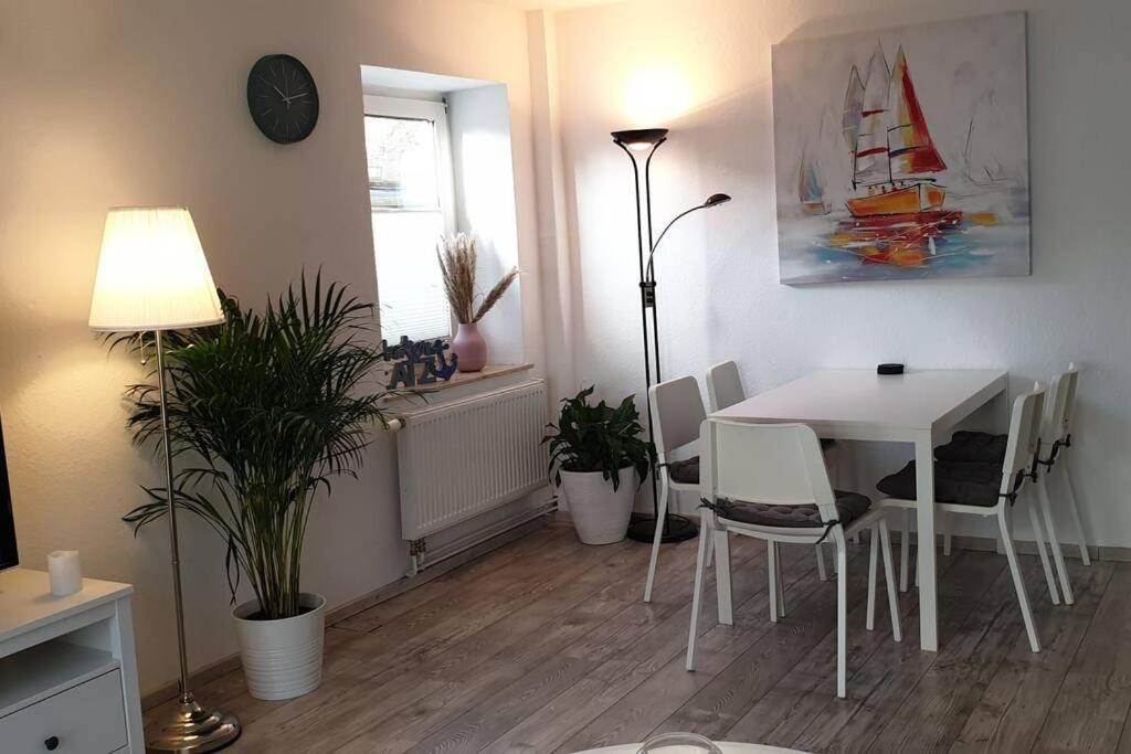 Charmante Haushaelfte Mit Garten Und Terrasse Фленсбург Екстериор снимка